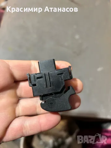 84810-0F010. Бутон ел. стъкло предно дясно за Тойота корола версо.  , снимка 2 - Части - 49454558