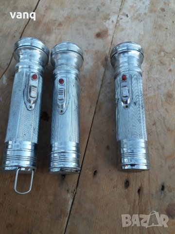 Старо отлично запазено фенерче с две батерии, снимка 2 - Колекции - 31929768