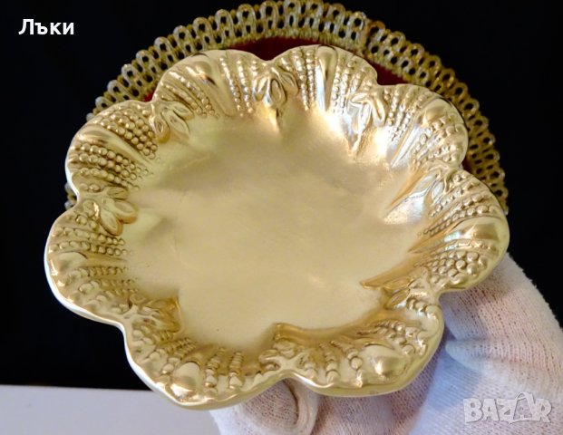 Бронзова бонбониера,купичка,цвете,релеф. , снимка 5 - Антикварни и старинни предмети - 36675267