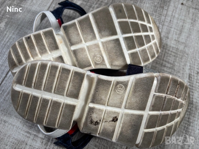 Детски сандали Tommy Hilfiger 31, снимка 4 - Детски маратонки - 54051461