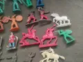 Продавам пластмасови войници , индианци ..., снимка 5