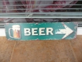 Метална табела бира BEER надясно предлагаме наливна халба надясно следвай стрелката посока натам, снимка 1