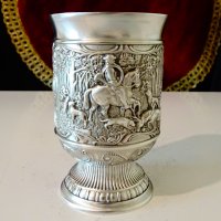 Чаша от калай с ловец,кучета,елен. , снимка 1 - Антикварни и старинни предмети - 37054370