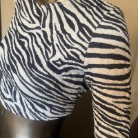 Блуза с принт и гол гръб !, снимка 4 - Блузи с дълъг ръкав и пуловери - 42181200