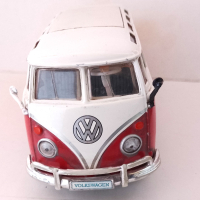Volkswagen Van Samba Maisto Special Edition 1:25, снимка 7 - Колекции - 42901373
