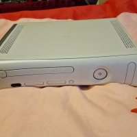 Конзола XBOX 360 60 gb,джойстик,три игри и камера, снимка 1 - Xbox конзоли - 39215782