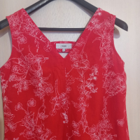 Къса, разкроена рокля с лен NEXT. Червена с флорален десен, снимка 2 - Рокли - 29118132