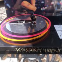 Автентичен Yves Saint Laurent Black Opium Eau de Parfum дисплей стенд YSL 31cm x 20cm, снимка 3 - Дамски парфюми - 32736198