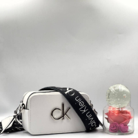 висококачествени дамски чанти на calvin klein , снимка 6 - Чанти - 44632829