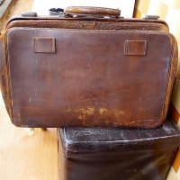 Стар куфар с инициали принадлежал на известният канадски актьор и художник James Edward Harvey.(1873, снимка 3 - Антикварни и старинни предмети - 35656394