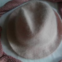 Розова феерия / комплект от ангорско бомбе, шал с топки от естествена заешка кожа, снимка 11 - Шапки - 30288888