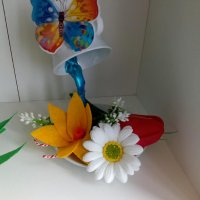 "Летяща чаша" със сапунени ароматни цветя  и мартенички 15лв, снимка 6 - Декорация за дома - 31601494