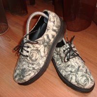 Dr.Martens Lester Skull & Roses-флорални обувки, снимка 3 - Дамски ежедневни обувки - 30235740