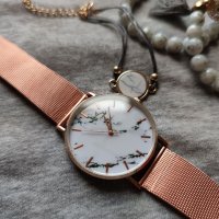Нов Дамски Часовник Комплект с 4 Гривни , снимка 3 - Дамски - 37636463