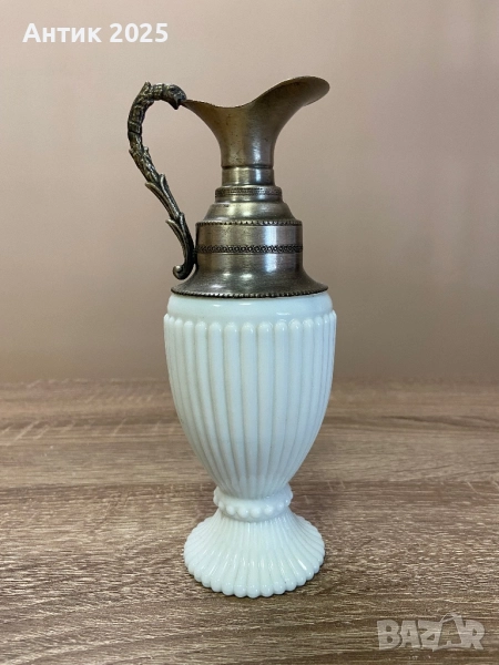 Винтидж кана от млечно стъкло с калаена дръжка, снимка 1