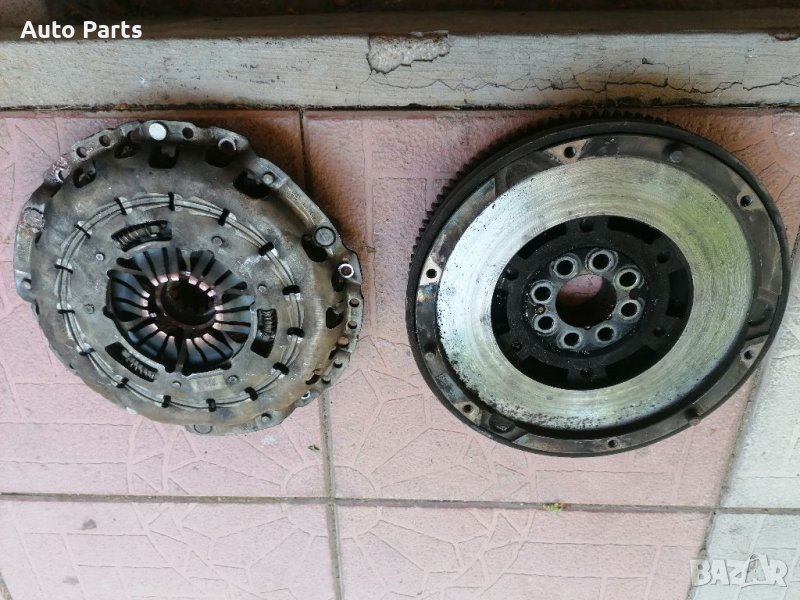 Демпферен Маховик и комплект съединител E46 E60 E61 E87 E90 E91 E83 318d 320d 520d 118d 120d X3  , снимка 1