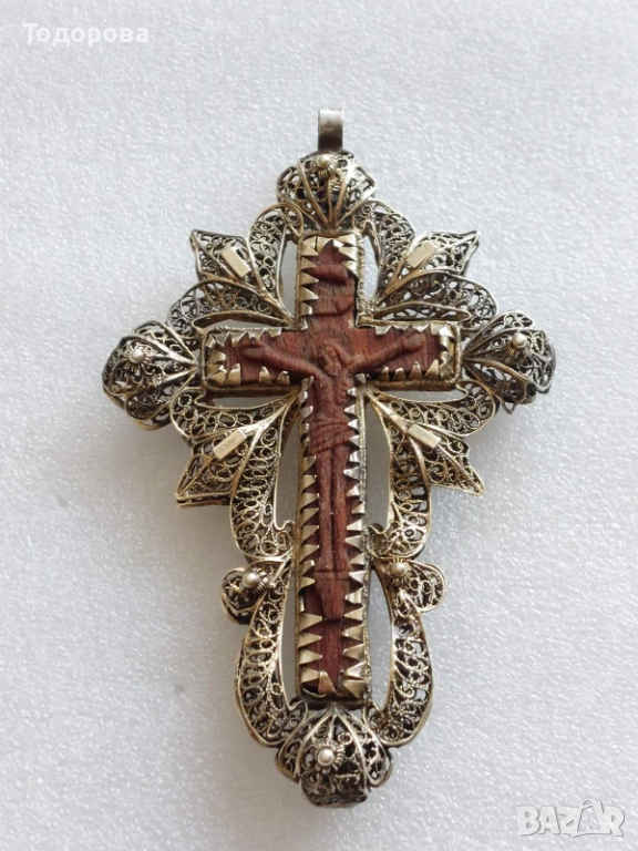 Много рядък руски филигранен кръст(сребро 84) и вграден Исус Христос изработен от чимширено дърво., снимка 1