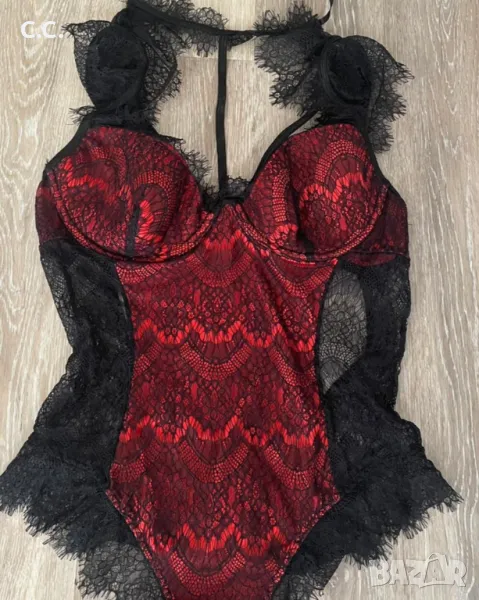 Ново Еротично боди с подарък сатенена нощница, размер М, цена 35 лв, снимка 1