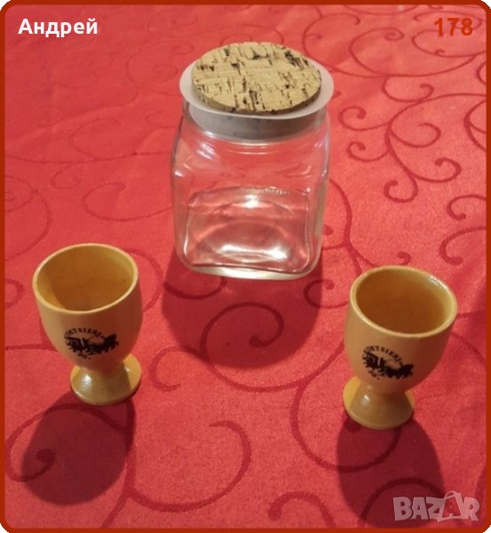 Лот: 2броя дървени яйчарки + стъклен съд за подправки с хирметична коркова тапа, снимка 1