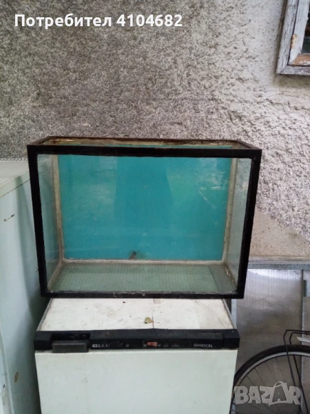 Аквариум с метална рамка, снимка 1