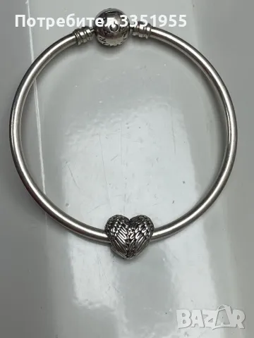 Оригинална гривна Pandora с 3 талисмана