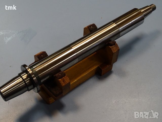 шпиндел за плосък шлайф 3Г711