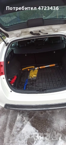 Продавам Тойота Аурис хибрид, снимка 8 - Автомобили и джипове - 53280048