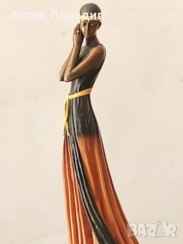 Статуетка „Дама в дълга рокля“ – G. S. Cassel, France, снимка 4 - Статуетки - 51655845