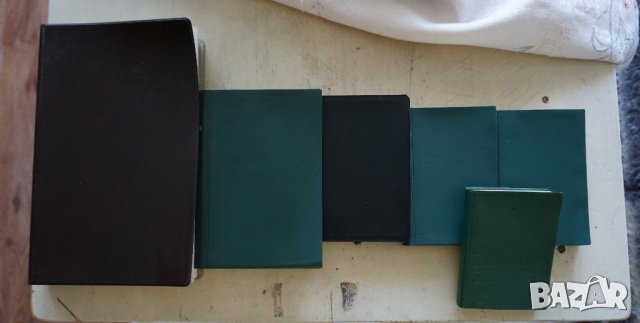 6 броя Библии Новия завет