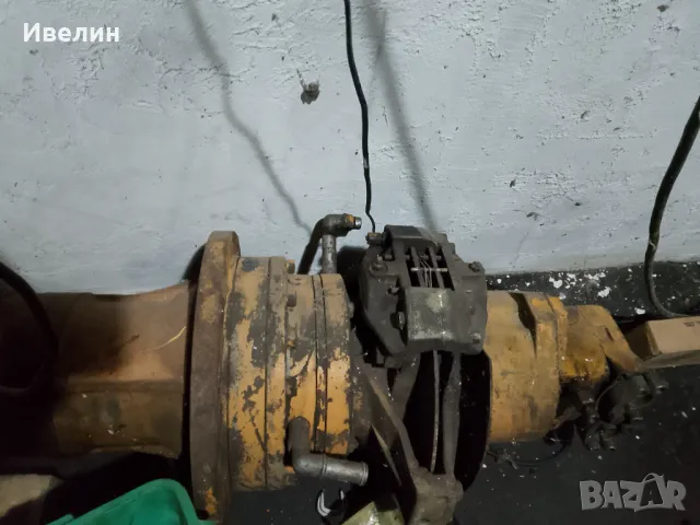 Редуктор багер Либхер, снимка 3 - Индустриална техника - 48801936