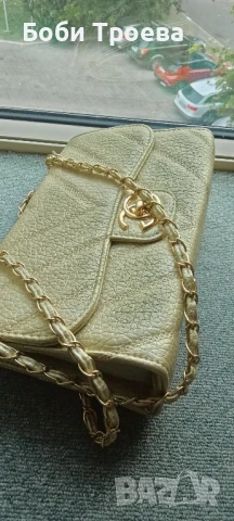 Дамска чанта в златисто с дръжка синджир, снимка 4 - Чанти - 51214494