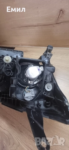 Продавам ляв фар за Тойота Авенсис 2004г., снимка 8 - Части - 51701665