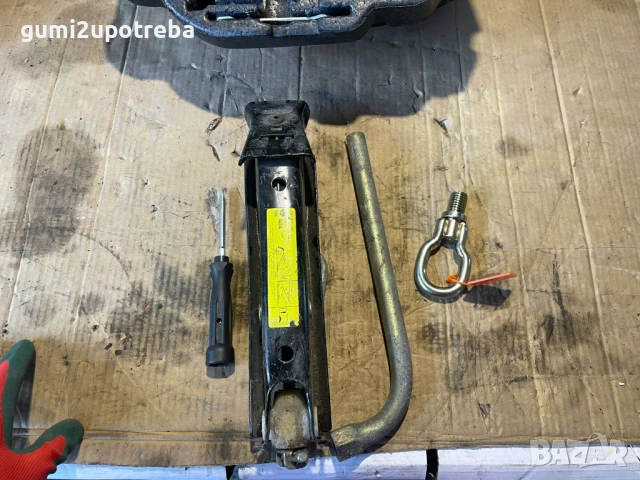 Авто Крик Авариен Органайзер Volkswagen Golf4 VW Golf 4, снимка 3 - Аксесоари и консумативи - 50960915