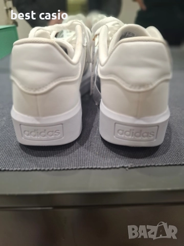 Продавам нов оригинален дамски Адидас., снимка 3 - Маратонки - 52946055