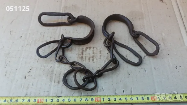 масивни ковани възрожденски окови, белезници, пранги , снимка 9 - Антикварни и старинни предмети - 47906619