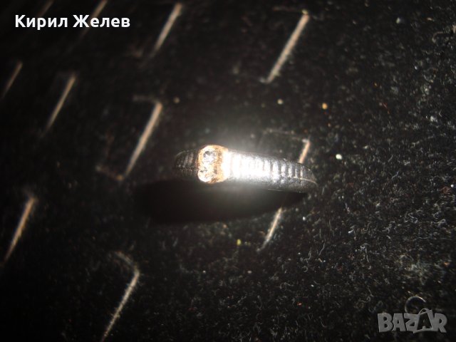 НЕЖЕН с БЯЛА ПОЗЛАТА ПРЪСТЕН с 2 ЦИРКОНА в ЗЛАТНО ГНЕЗДО 17502, снимка 8 - Пръстени - 31263980