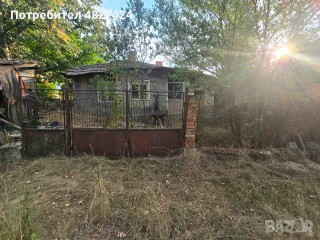 Продава КЪЩА област София, с. Долно Камарци