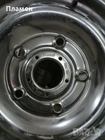 Продавам  всесезонни гуми Мишелин  235/65/16 монтирани на нови джанти, снимка 4 - Гуми и джанти - 49649270