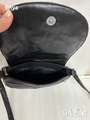 Малка черна чанта от естествена кожа, снимка 4 - Чанти - 54156935