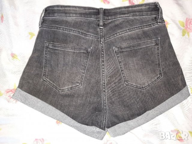 Дамски къси дънки H&M, снимка 3 - Къси панталони и бермуди - 36670565