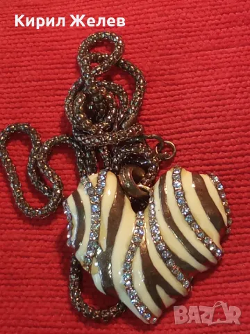 ЗЛАТИСТО със СЪРЦЕВИДЕН ЕМАЙЛИРАН МЕДАЛЬОН ВИНТИДЖ КОЛИЕ с БЛЕСТЯЩИ КРИСТАЛИ 47371, снимка 10 - Колиета, медальони, синджири - 47336429