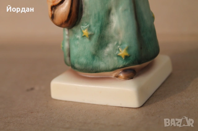 Немска порцеланова фигурка ''Goebel Hummel Figurine, Celestial Musician Violin Angel''188, снимка 5 - Колекции - 54056845