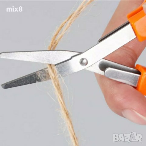 Малка сгъваема ножичка в черен цвят / ножица, снимка 2 - Екипировка - 38886703