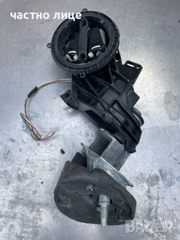 Форд фиеста Стойка огледалото LH ЛЯВО MK7 , снимка 1