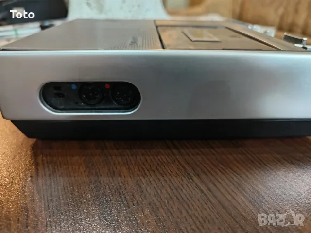Портативен касетофон Philips N 2204, снимка 2 - Радиокасетофони, транзистори - 56518824