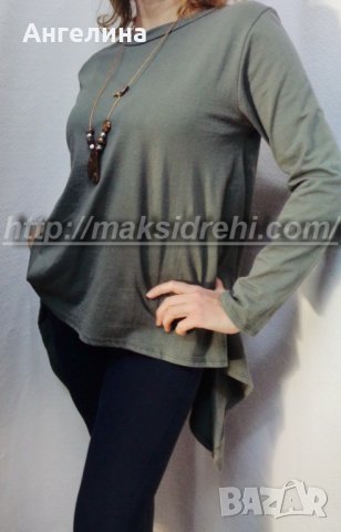 Асиметрична едноцветна туника с колие.