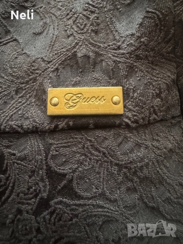 Черен топ/ бюстие на GUESS, снимка 3 - Корсети, бюстиета, топове - 51846456