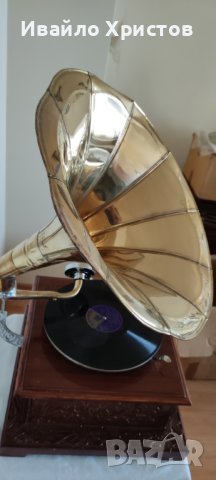 Старинен грамофон с фуния, снимка 2 - Антикварни и старинни предмети - 37956257