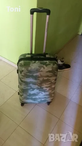 камуфлажен куфар American Tourister , снимка 2 - Куфари - 55982007