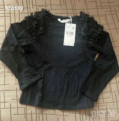 НОВА детска блуза с пух на раменете Mango (рамер 116 см) 